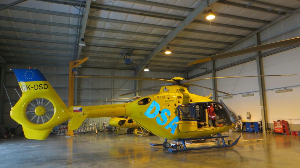 Kryštof - vrtulník letecké záchranné služby v Hradci Králové