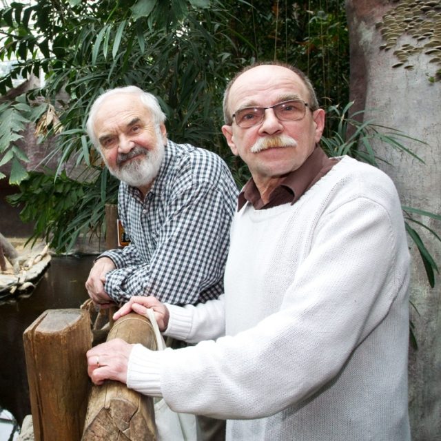 Zdeněk Svěrák a Jaroslav Uhlíř v Zoo Praha pokřtili mládě orangutana sumaterského | foto: Zoo Praha,  Tomáš Adamec