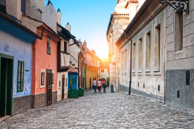 Zlatá ulička na Pražském hradě | foto:  Lipskiy,  Shutterstock