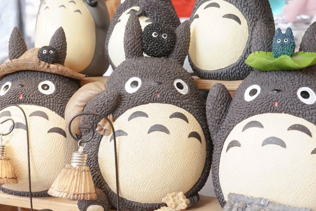 Motiv roztomilého Totora se z pláten dostal i na hračky | foto:  enchanted_fairy / Shutterstock.com