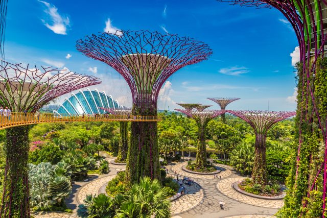 V Singapuru narazíte nejen na architektonické skvosty,  ale i na pěkně tvrdé zákazy | foto:  S-F,  Shutterstock