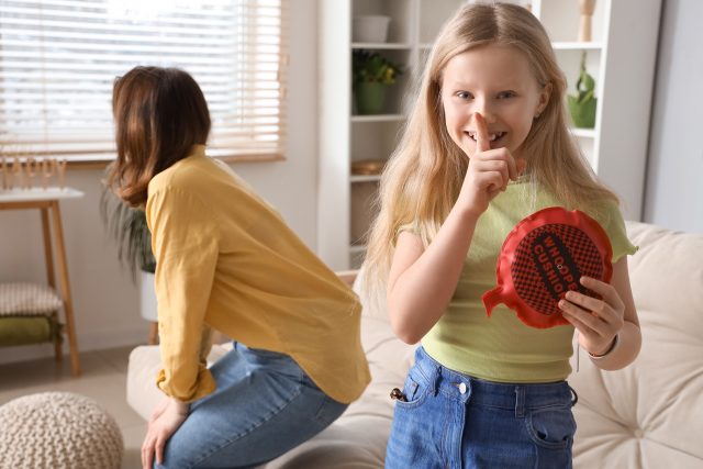 Máte na Apríla připravený na rodiče nějaký žertík? Třeba prdící polštářek? | foto: Shutterstock