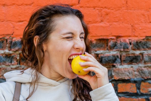 Dokázali byste sníst citron? | foto: Shutterstock