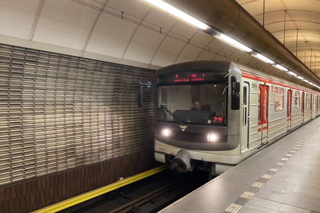 Kolejiště metra je nebezpečné místo | foto: Tereza Čistotová,  Český rozhlas