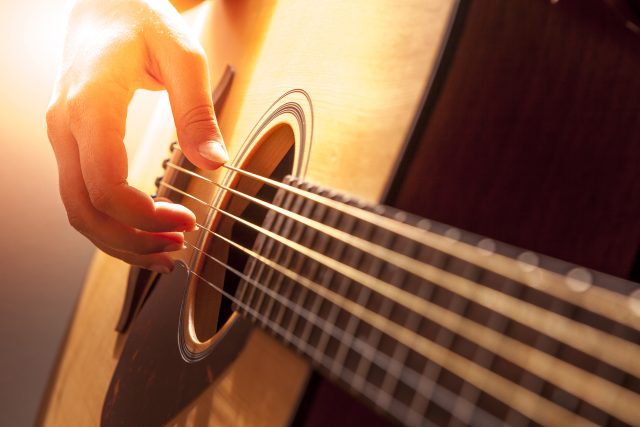 Jak se jmenují struny na kytaře? | foto: Shutterstock